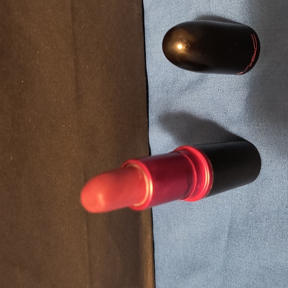 MAC Viva Glam III A46 Matte - Limited Edition Discontinued - Picture 2 of 7